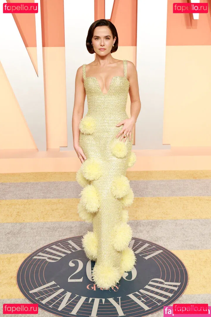 Zoey Deutch Onlyfans Photo Gallery 