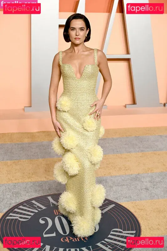 Zoey Deutch Onlyfans Photo Gallery 