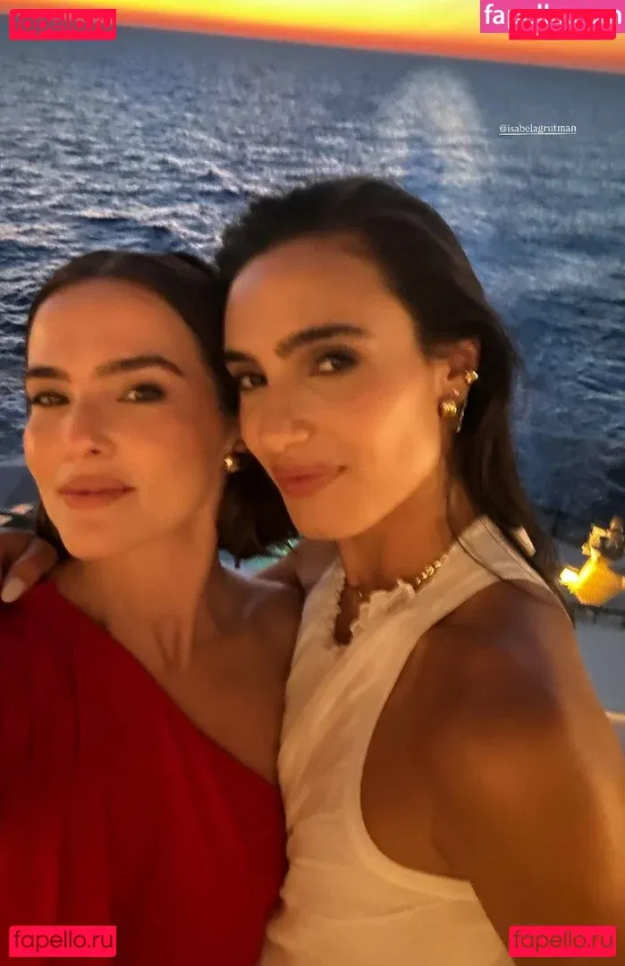 Zoey Deutch Onlyfans Photo Gallery 