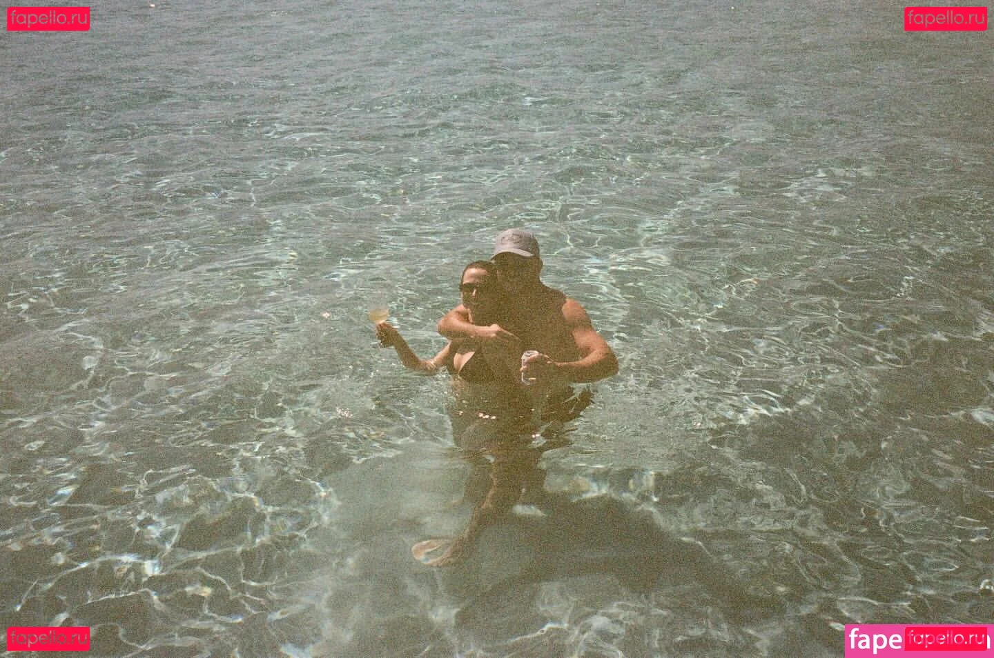 Zoey Deutch Onlyfans Photo Gallery 