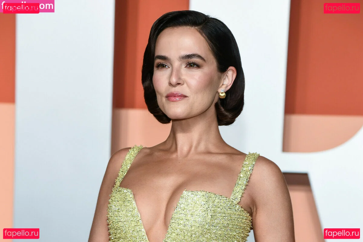 Zoey Deutch Onlyfans Photo Gallery 