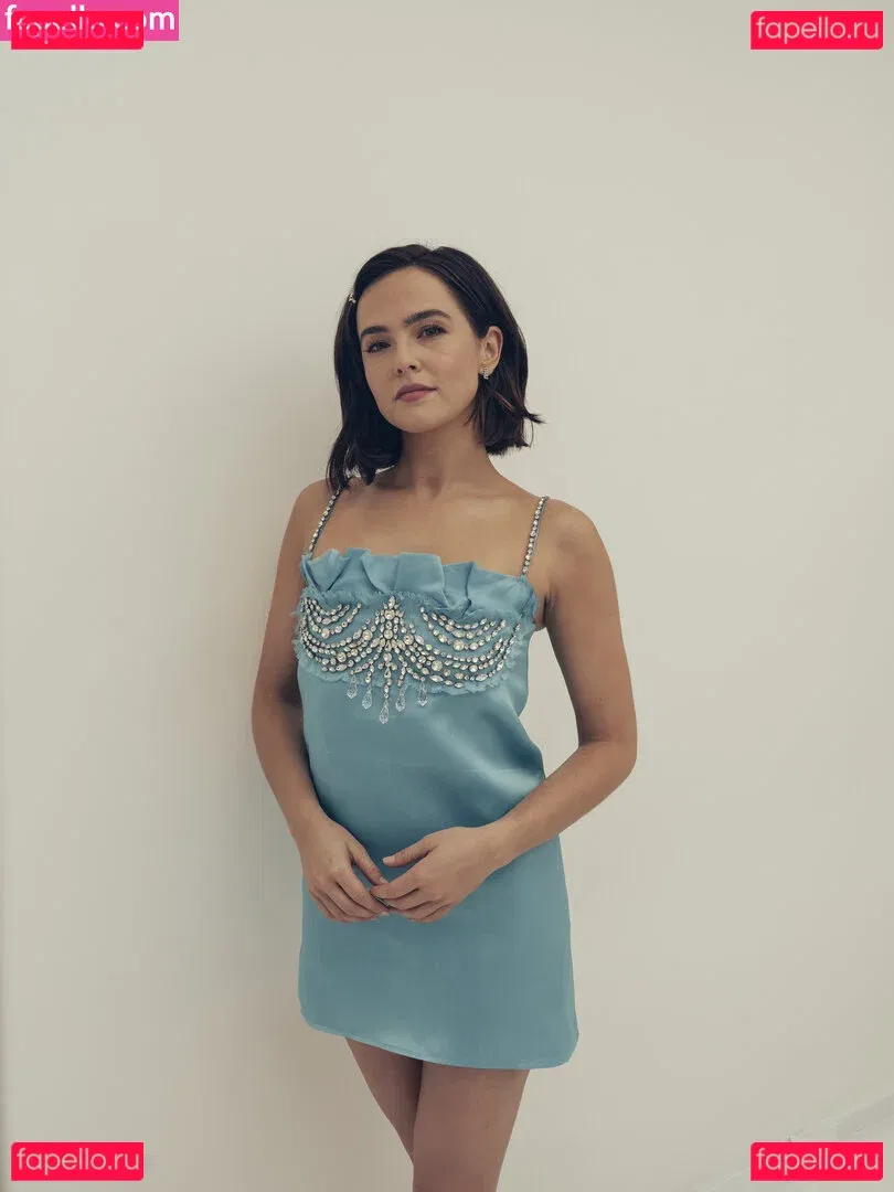 Zoey Deutch Onlyfans Photo Gallery 