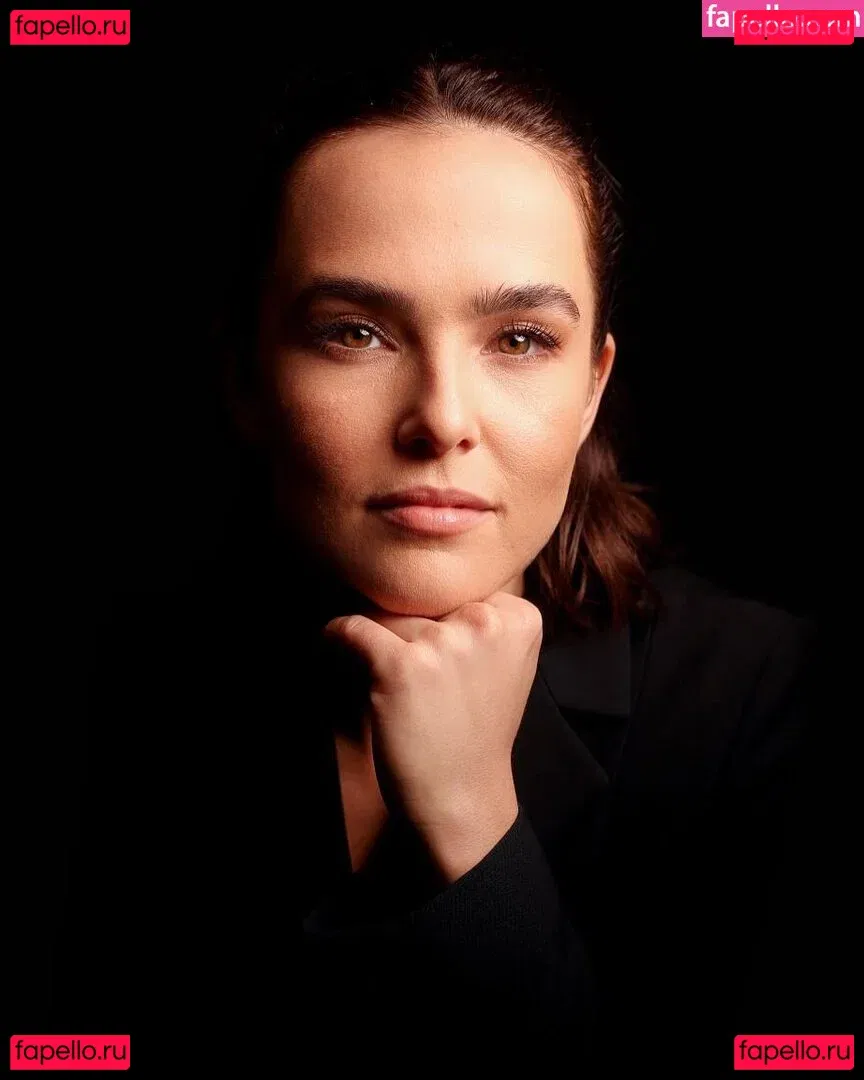 Zoey Deutch Onlyfans Photo Gallery 