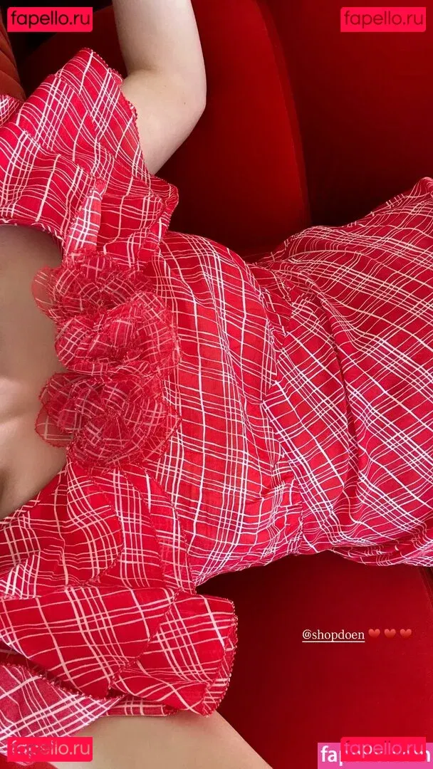 Zoey Deutch Onlyfans Photo Gallery 