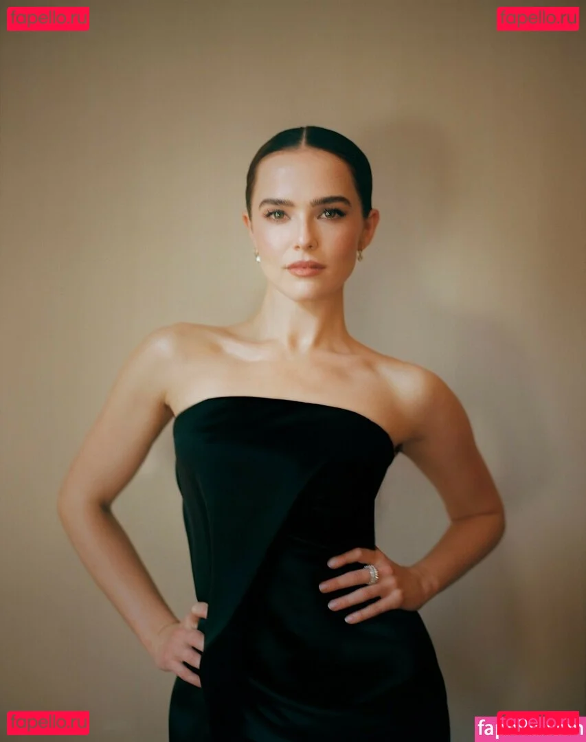 Zoey Deutch Onlyfans Photo Gallery 