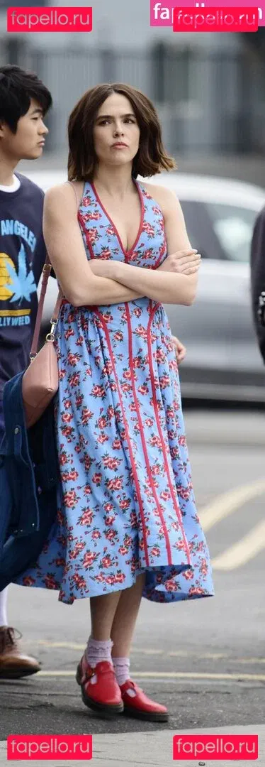 Zoey Deutch Onlyfans Photo Gallery 