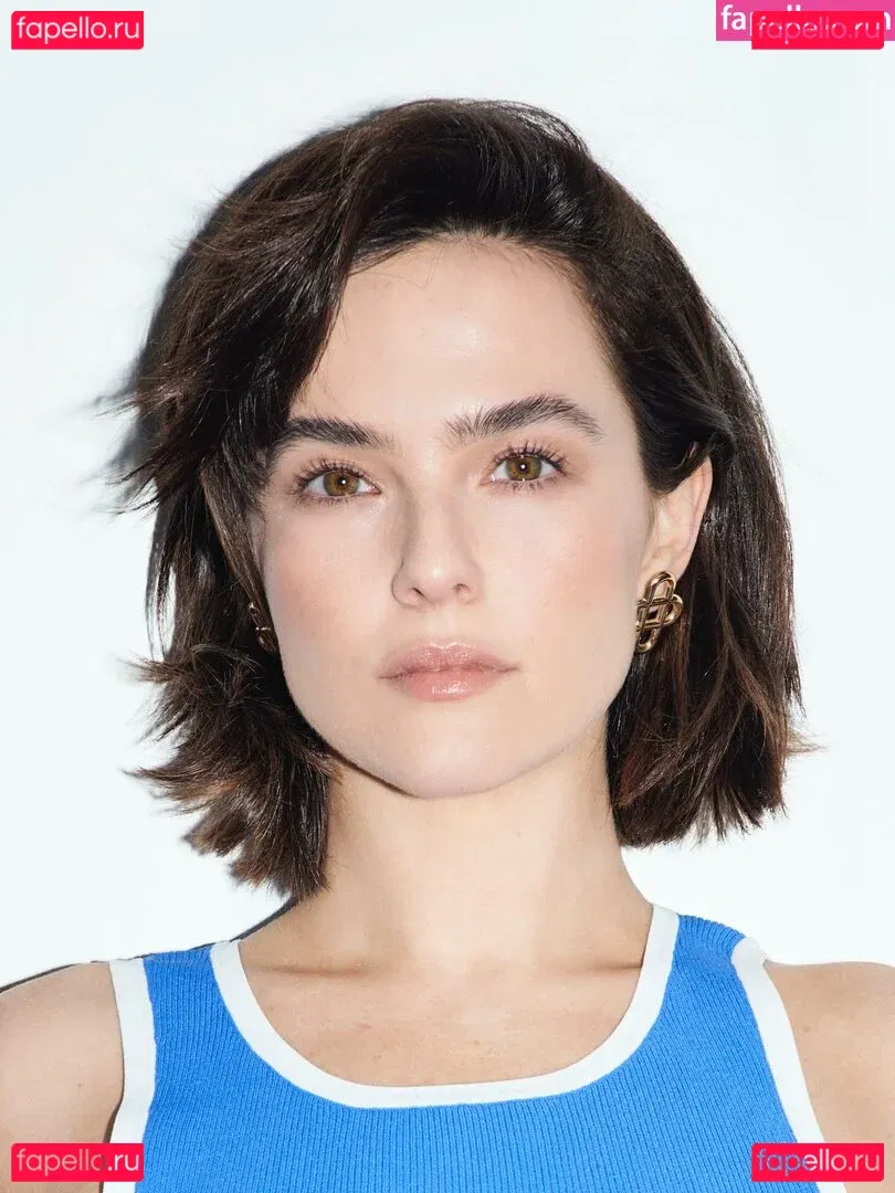 Zoey Deutch Onlyfans Photo Gallery 