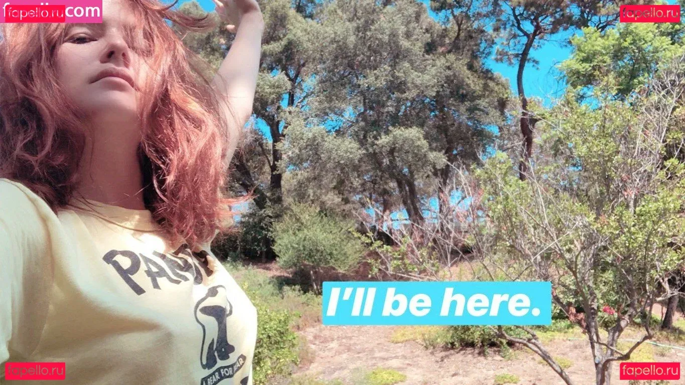 Zoey Deutch Onlyfans Photo Gallery 