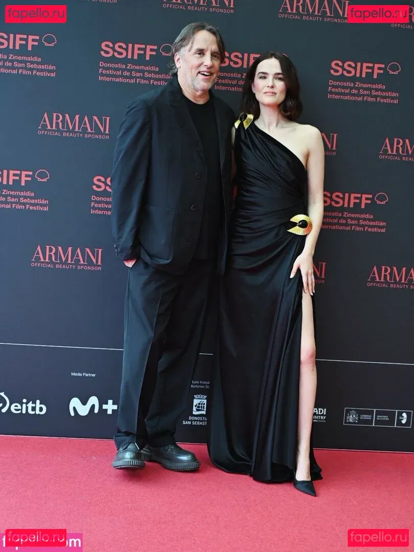 Zoey Deutch Onlyfans Photo Gallery 