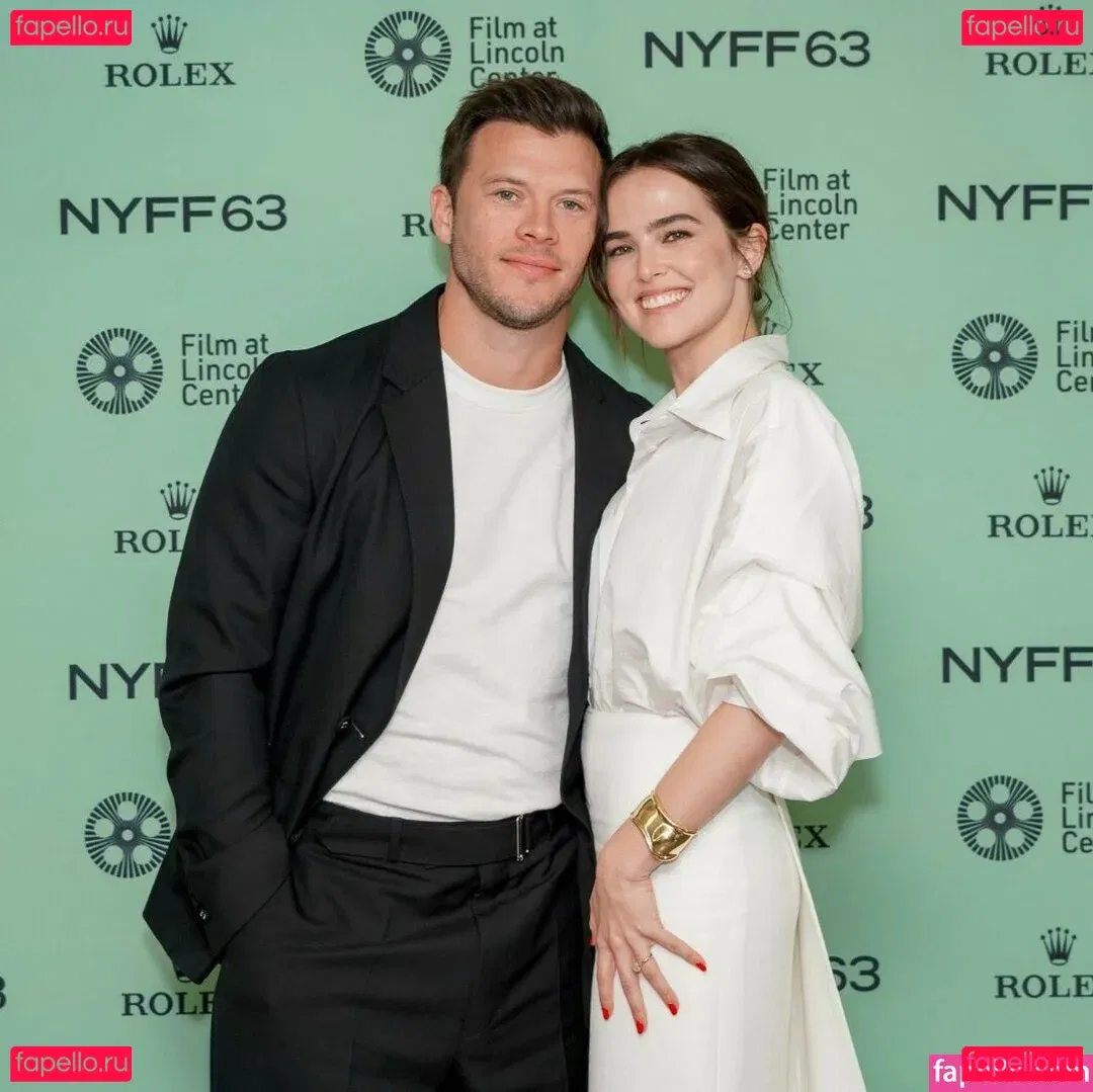 Zoey Deutch Onlyfans Photo Gallery 