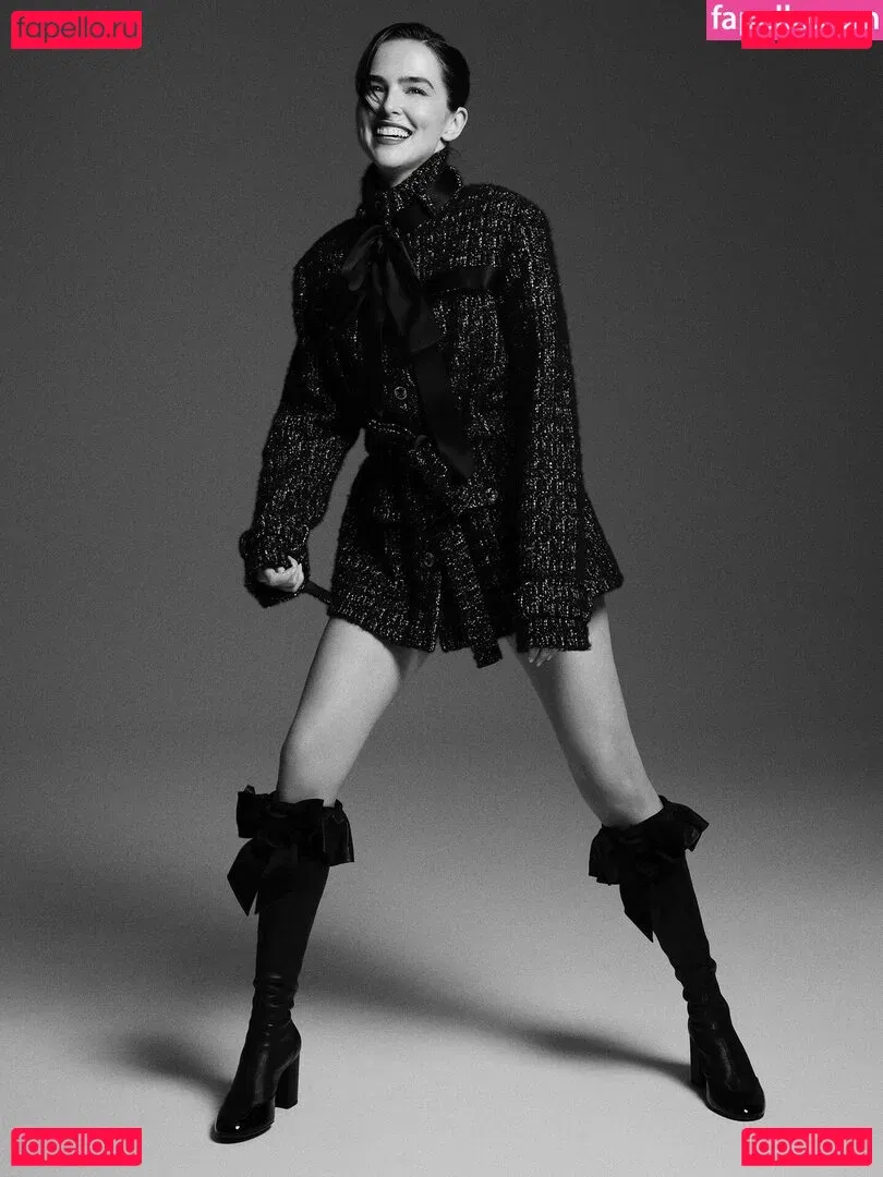 Zoey Deutch Onlyfans Photo Gallery 