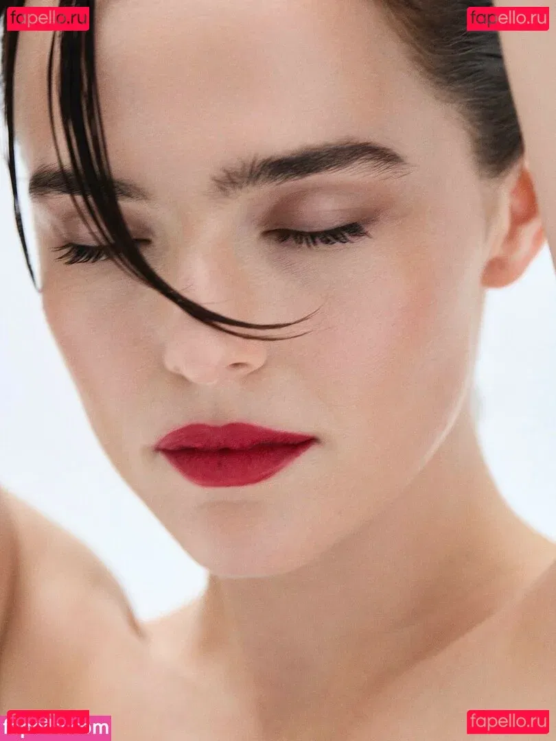 Zoey Deutch Onlyfans Photo Gallery 