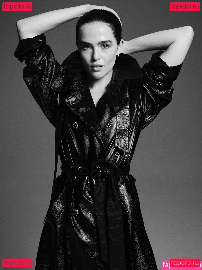 Zoey Deutch Onlyfans Photo Gallery 
