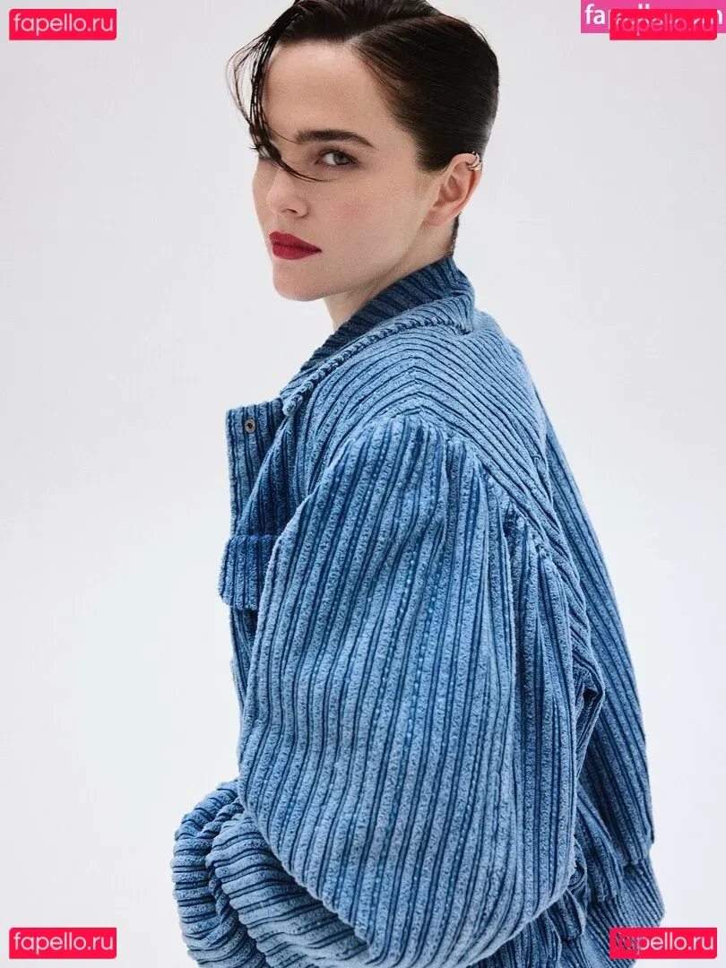 Zoey Deutch Onlyfans Photo Gallery 