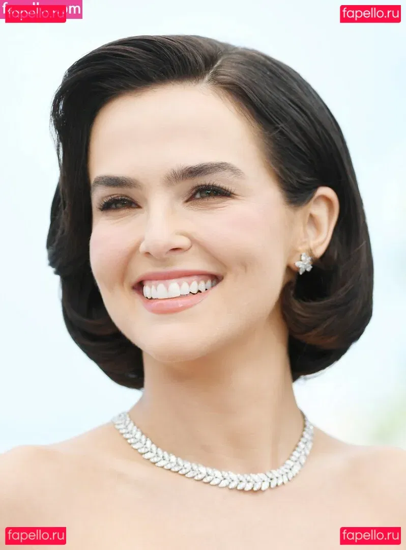 Zoey Deutch Onlyfans Photo Gallery 