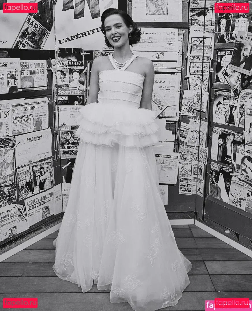 Zoey Deutch Onlyfans Photo Gallery 