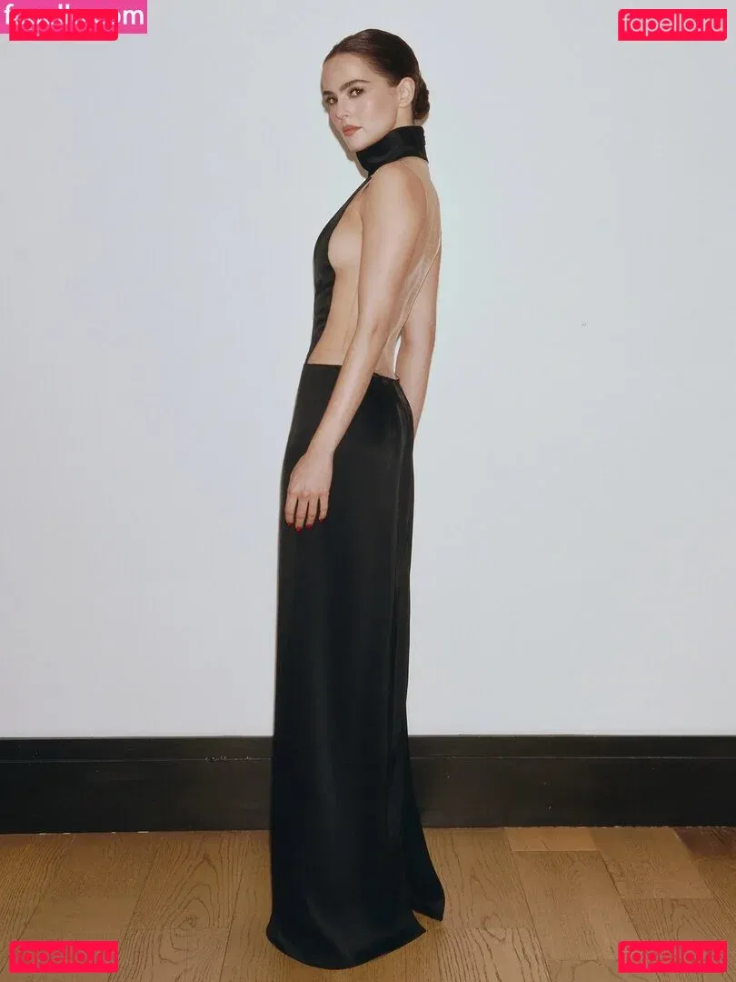 Zoey Deutch Onlyfans Photo Gallery 