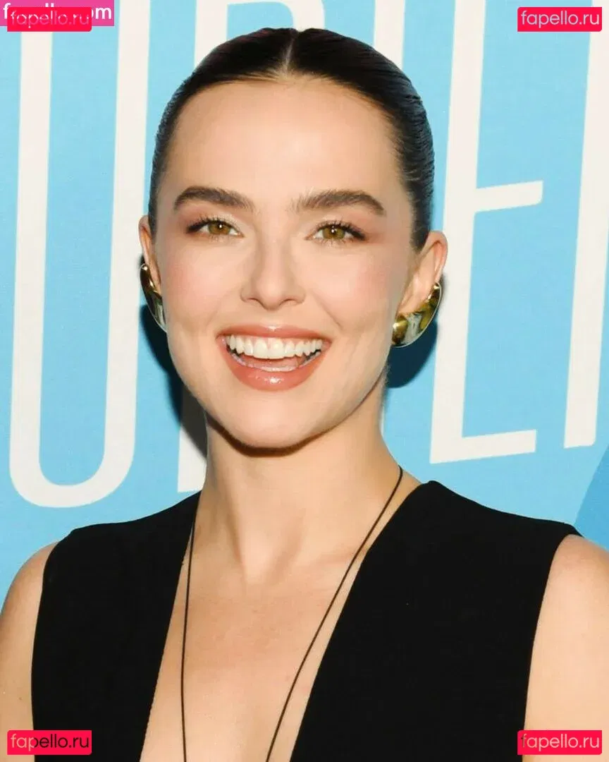 Zoey Deutch Onlyfans Photo Gallery 