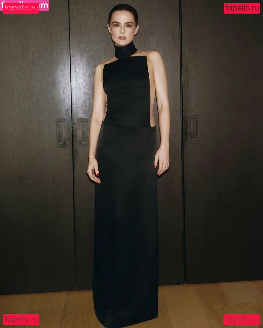 Zoey Deutch Onlyfans Photo Gallery 