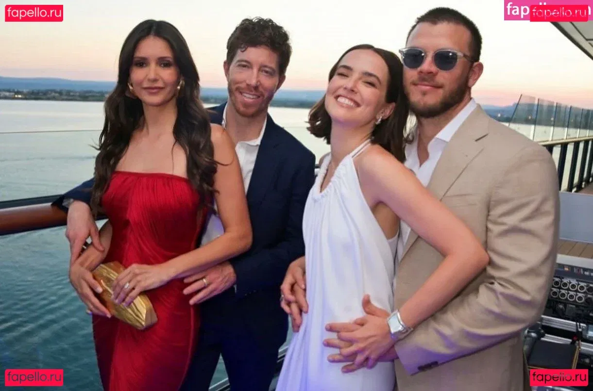 Zoey Deutch Onlyfans Photo Gallery 