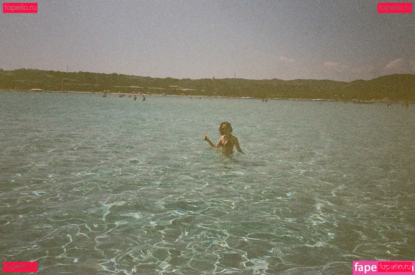 Zoey Deutch Onlyfans Photo Gallery 