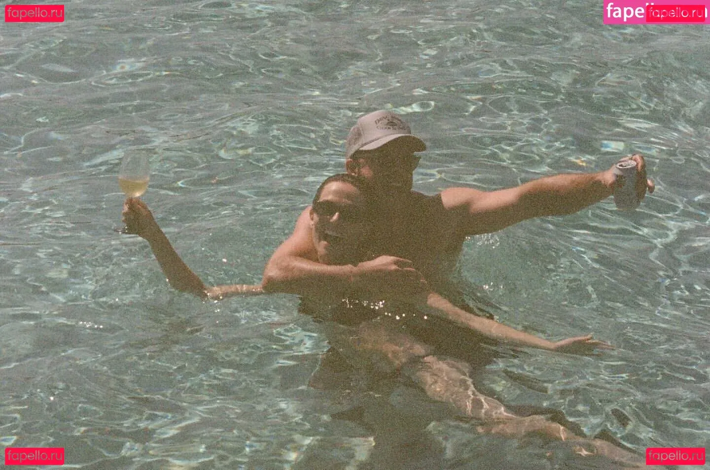 Zoey Deutch Onlyfans Photo Gallery 