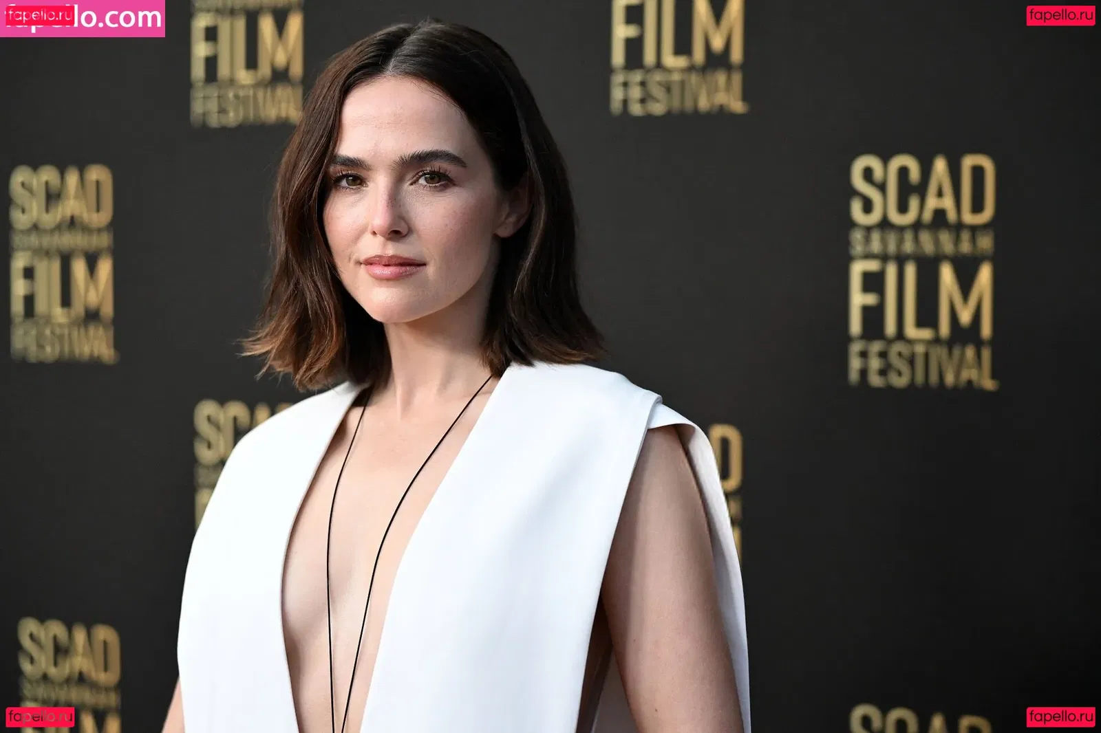 Zoey Deutch Onlyfans Photo Gallery 