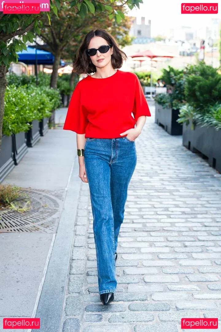 Zoey Deutch Onlyfans Photo Gallery 