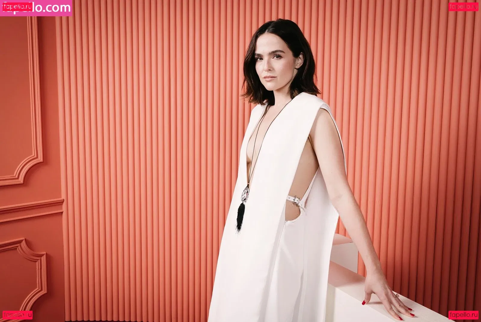 Zoey Deutch Onlyfans Photo Gallery 