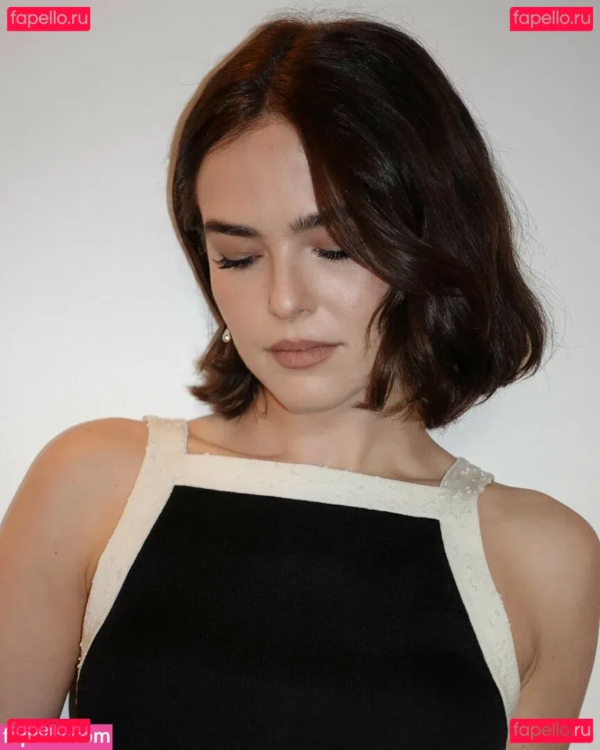 Zoey Deutch Onlyfans Photo Gallery 