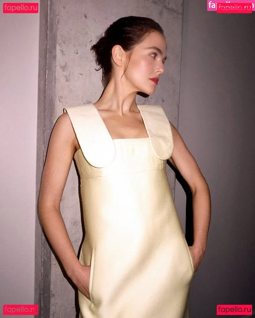 Zoey Deutch Onlyfans Photo Gallery 