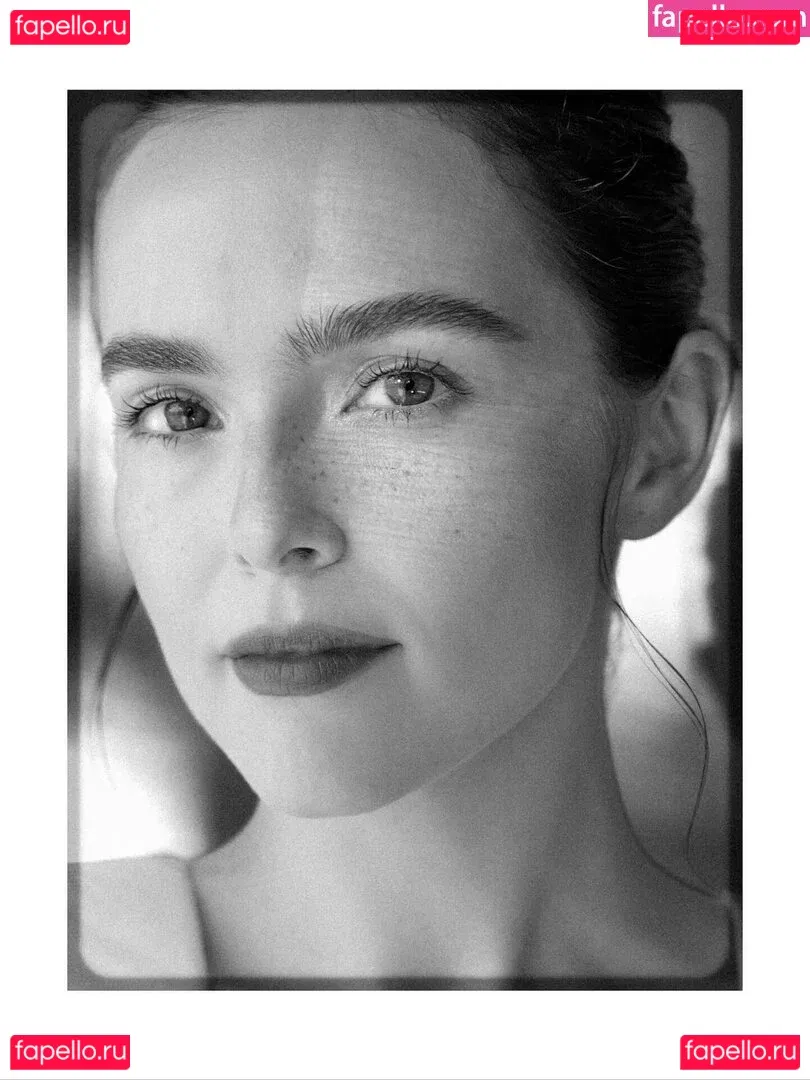 Zoey Deutch Onlyfans Photo Gallery 