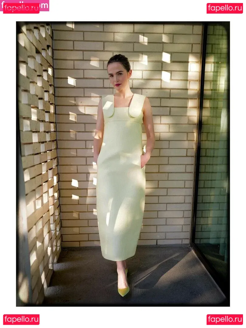 Zoey Deutch Onlyfans Photo Gallery 