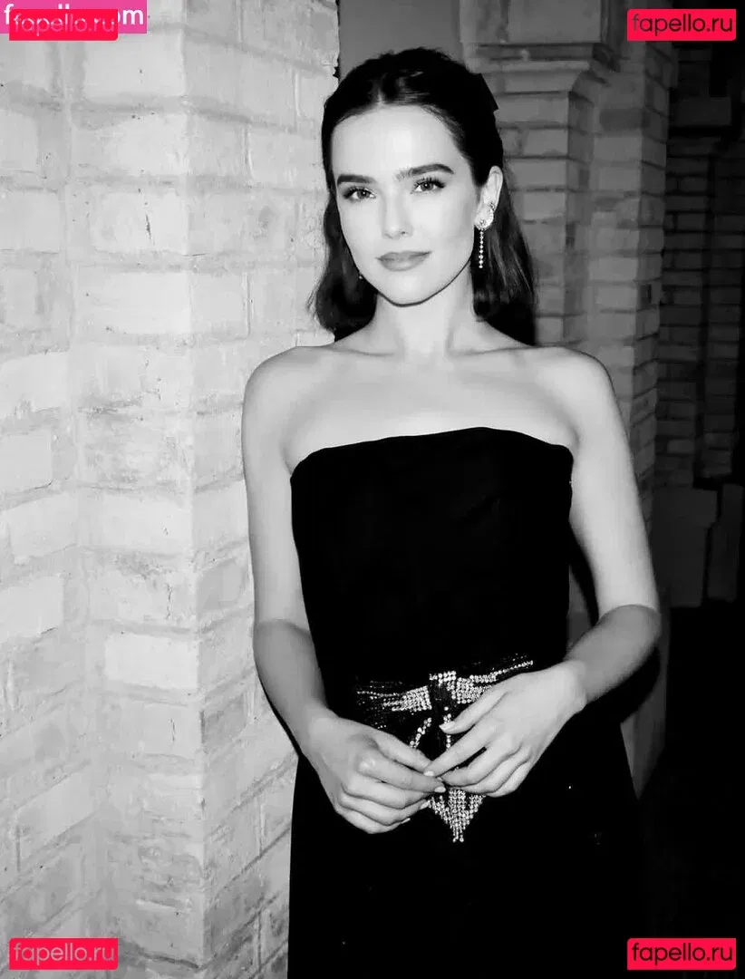 Zoey Deutch Onlyfans Photo Gallery 