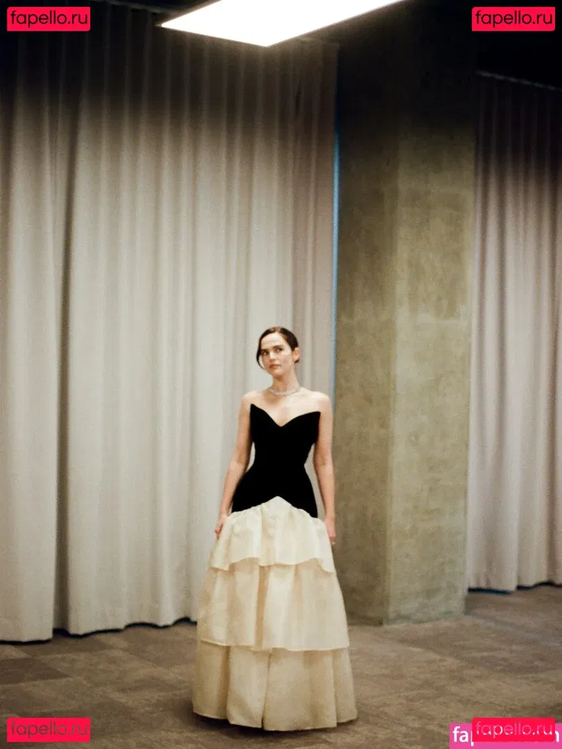 Zoey Deutch Onlyfans Photo Gallery 