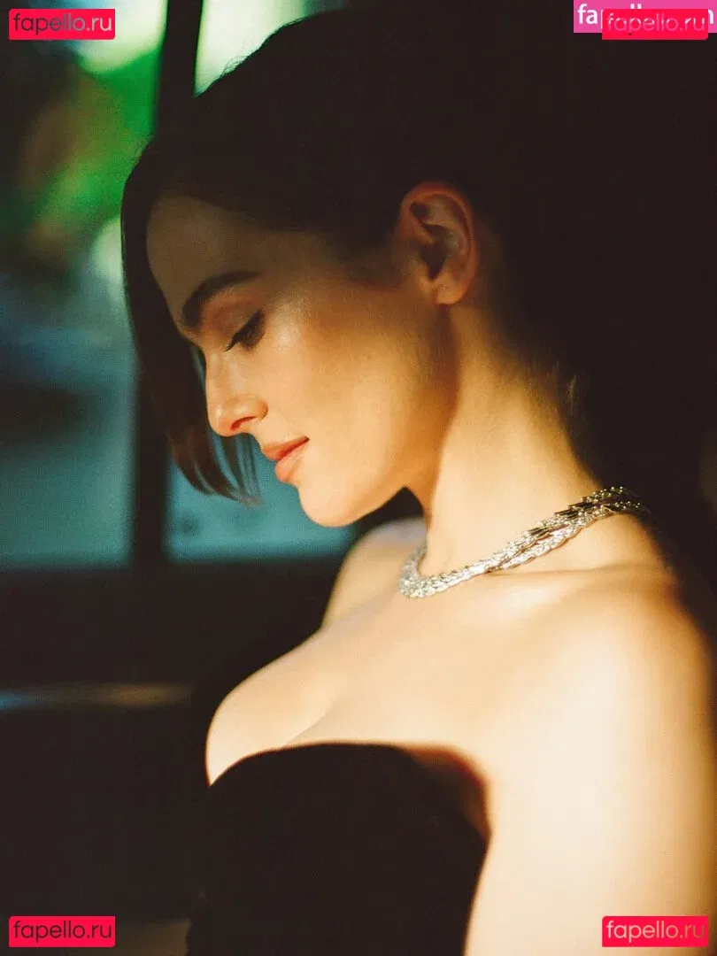 Zoey Deutch Onlyfans Photo Gallery 