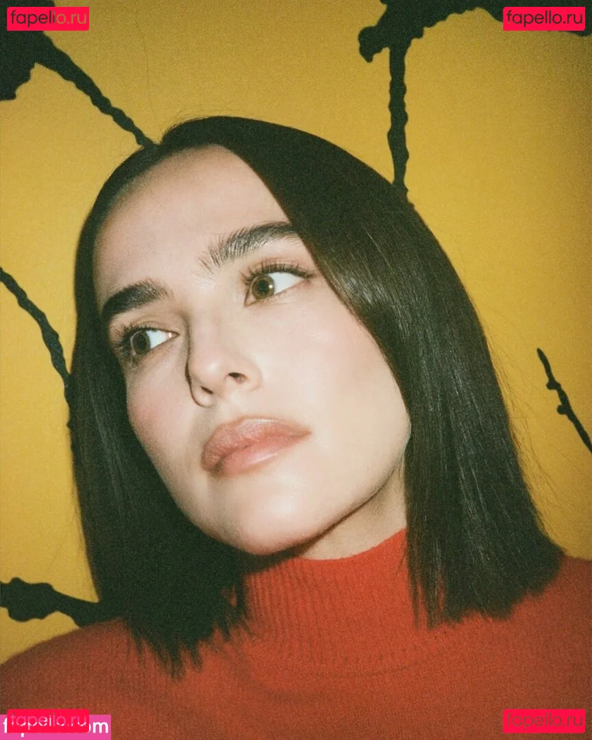 Zoey Deutch Onlyfans Photo Gallery 