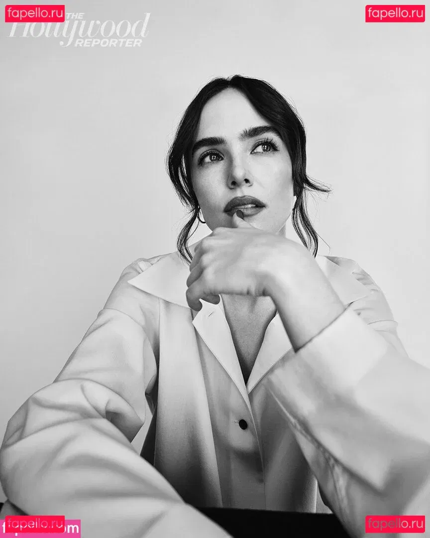 Zoey Deutch Onlyfans Photo Gallery 