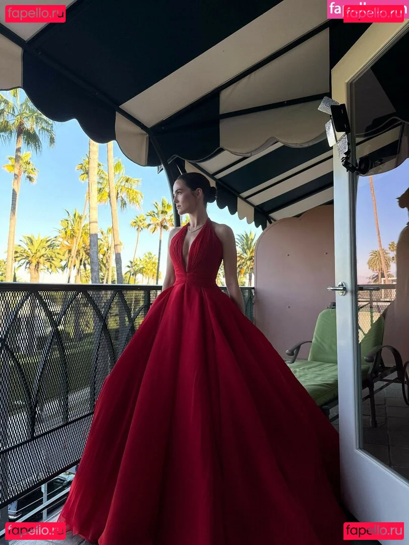 Zoey Deutch Onlyfans Photo Gallery 