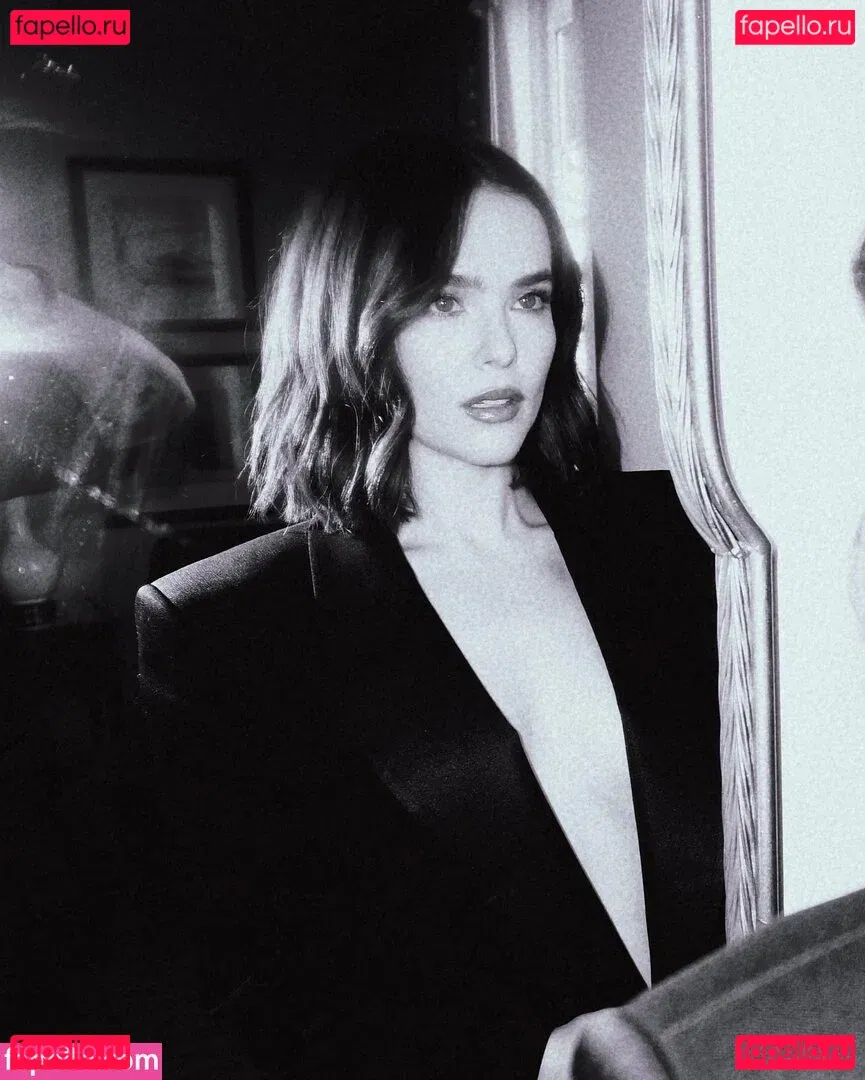 Zoey Deutch Onlyfans Photo Gallery 