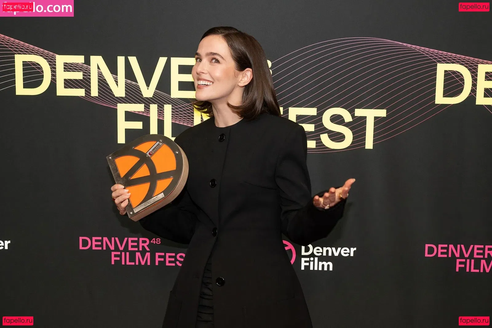 Zoey Deutch Onlyfans Photo Gallery 