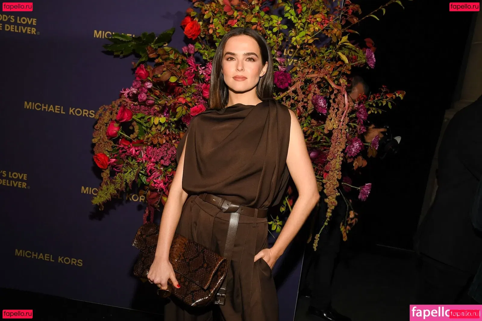 Zoey Deutch Onlyfans Photo Gallery 