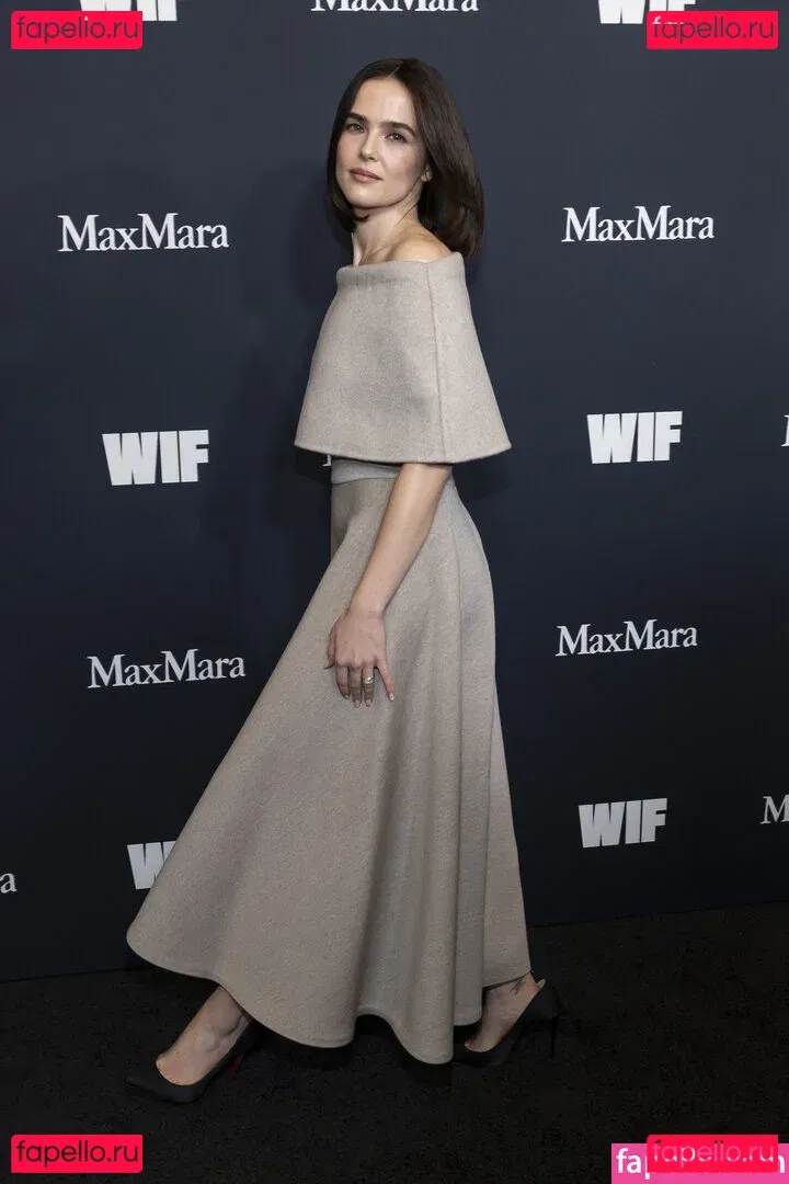 Zoey Deutch Onlyfans Photo Gallery 