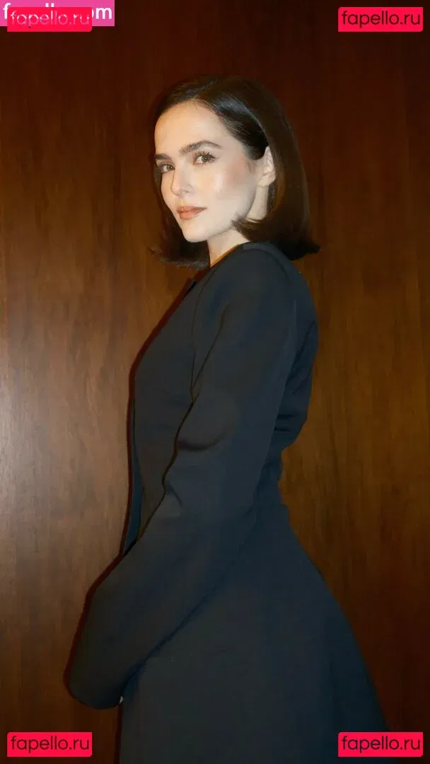 Zoey Deutch Onlyfans Photo Gallery 