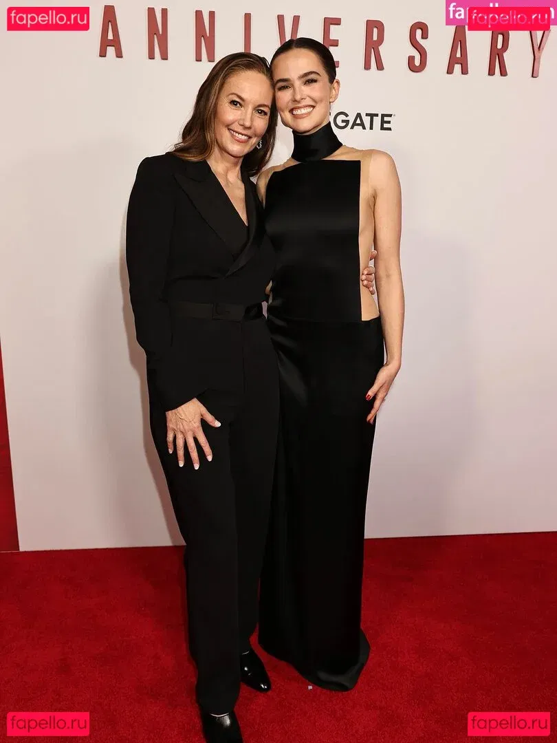 Zoey Deutch Onlyfans Photo Gallery 