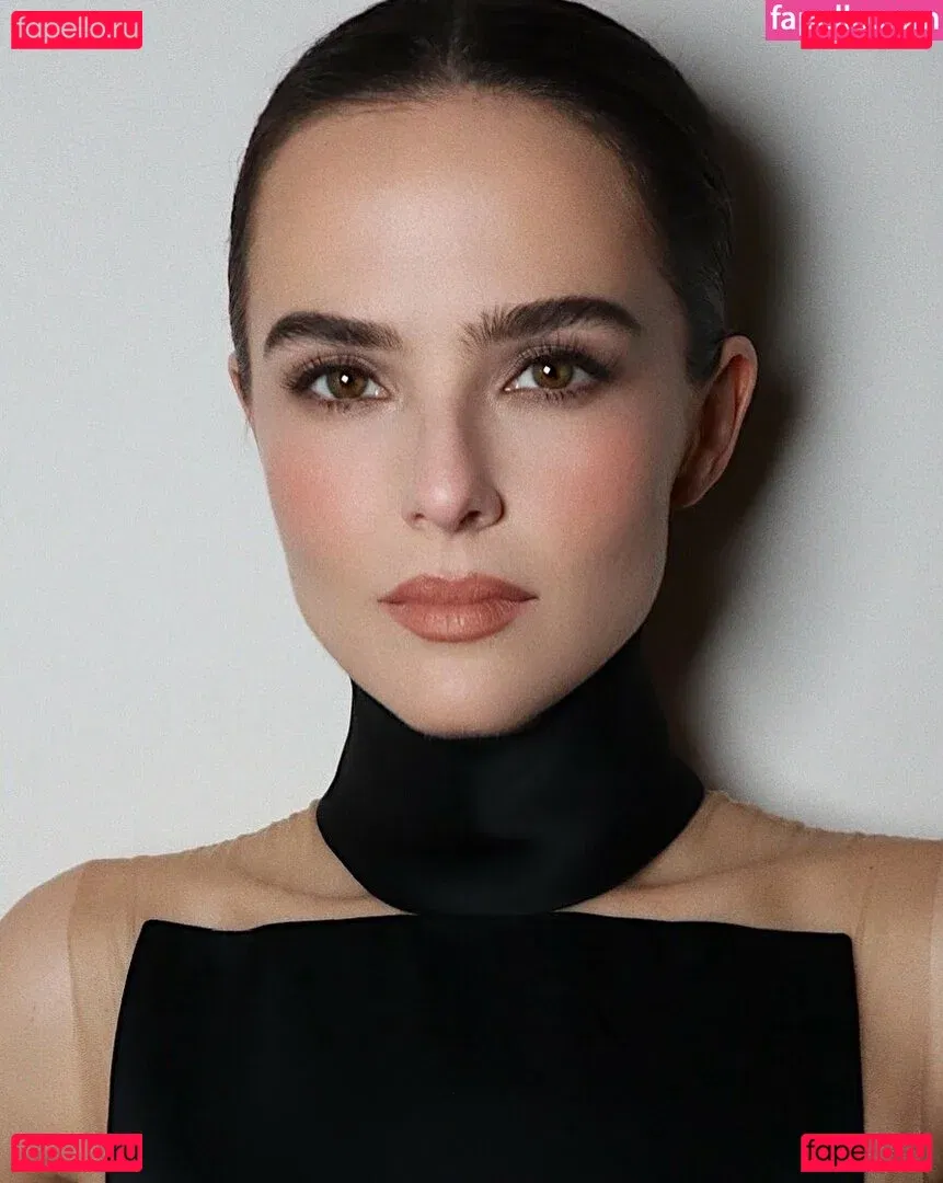 Zoey Deutch Onlyfans Photo Gallery 
