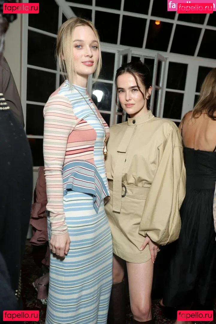 Zoey Deutch Onlyfans Photo Gallery 