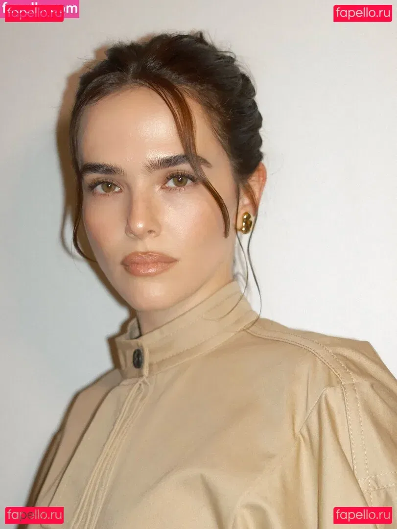 Zoey Deutch Onlyfans Photo Gallery 
