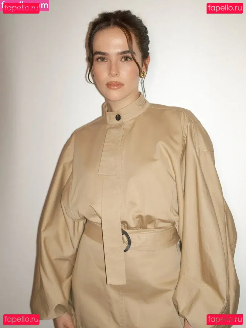 Zoey Deutch Onlyfans Photo Gallery 