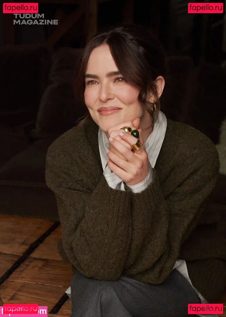 Zoey Deutch Onlyfans Photo Gallery 